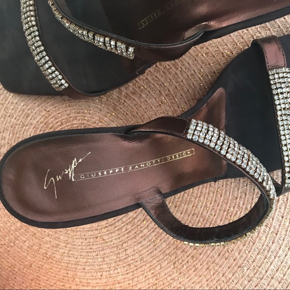Giuseppe Zanotti Swarovski Embellished Sandals (Host Pick) - Picture 5 of 8